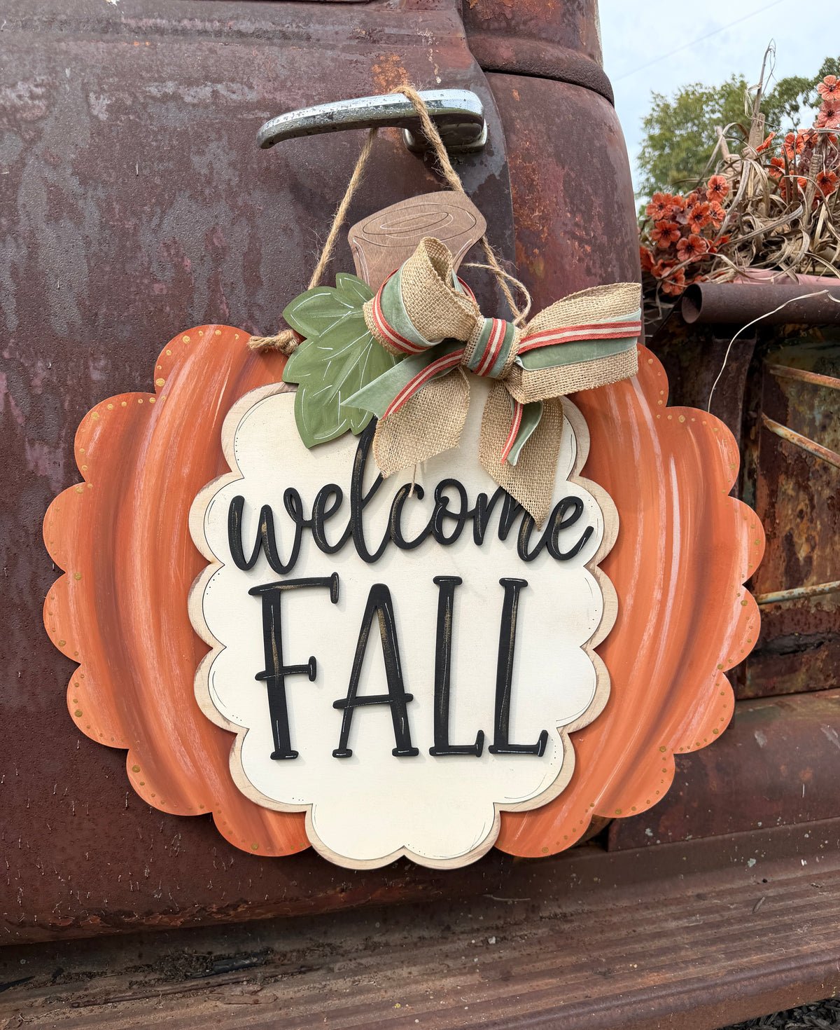 DIY Welcome Fall Scalloped Pumpkin