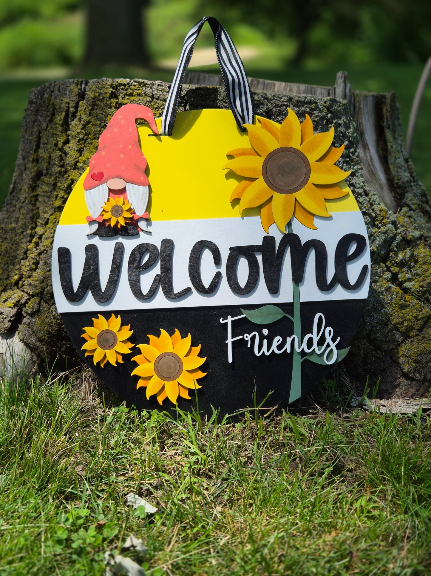 Welcome Gnome and Sunflower Sign